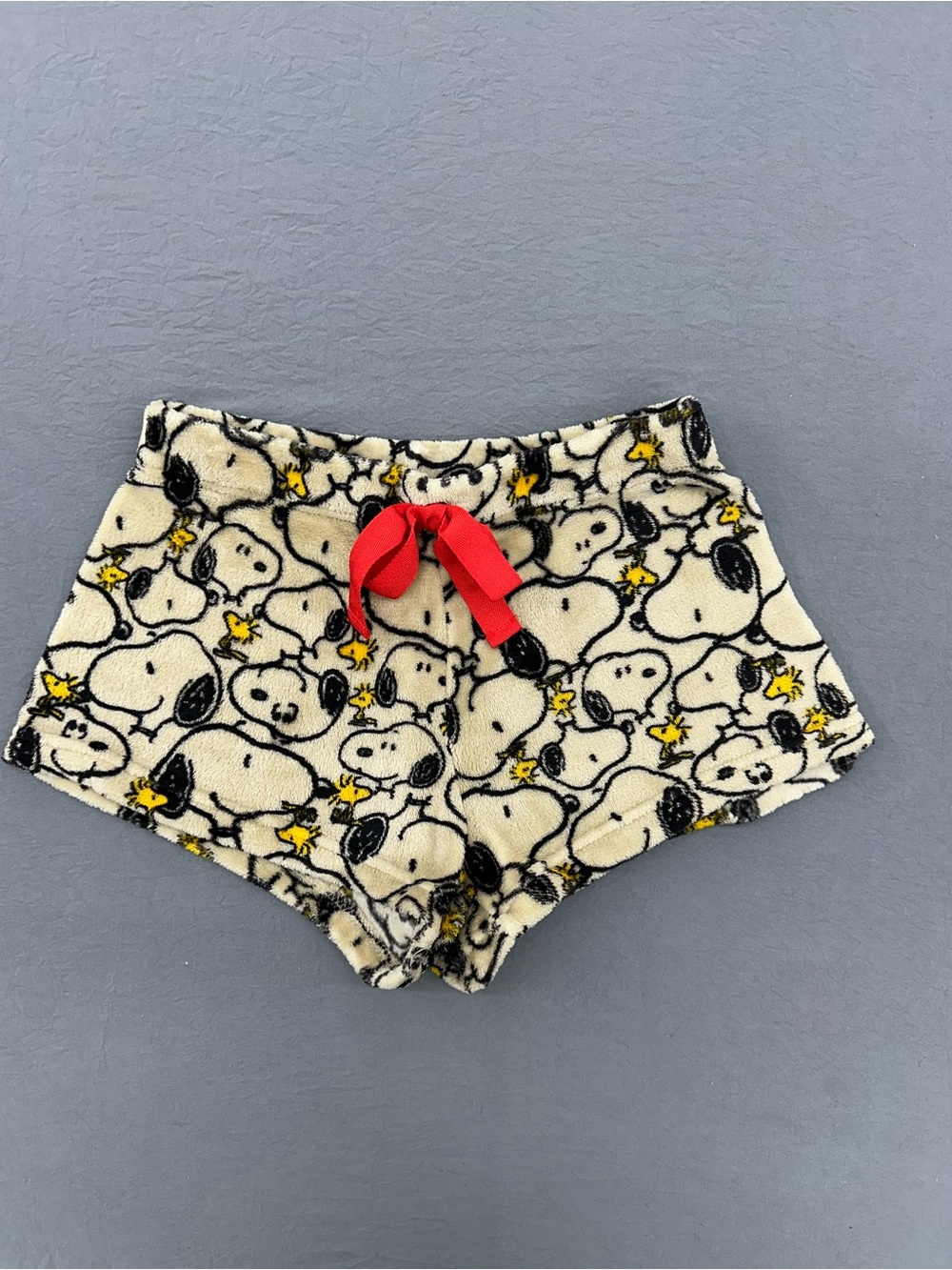 Peanuts Cream Fleece Lounge Shorts with Red Tie